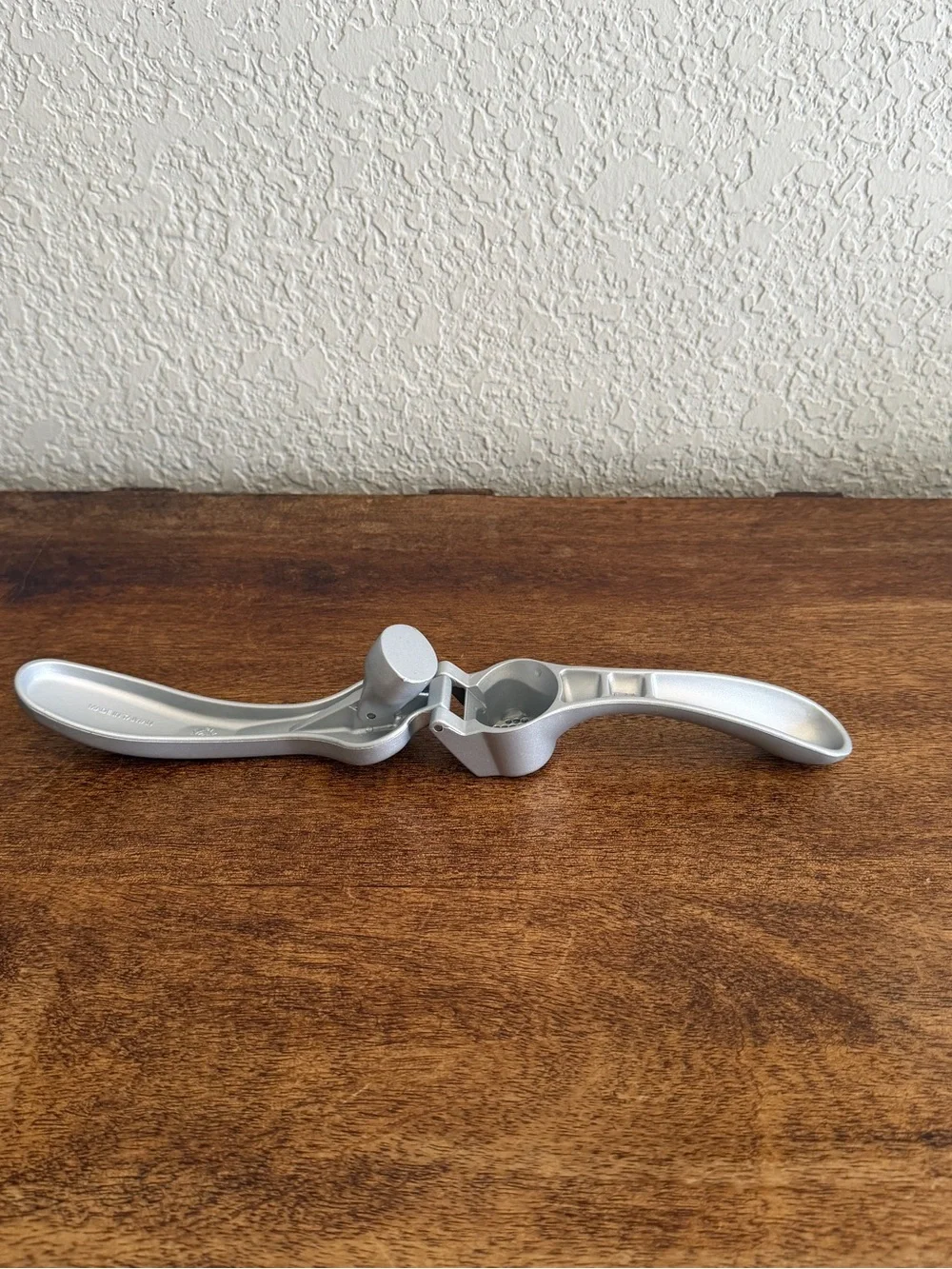 The PAMPERED CHEF Cast Aluminum Garlic Press